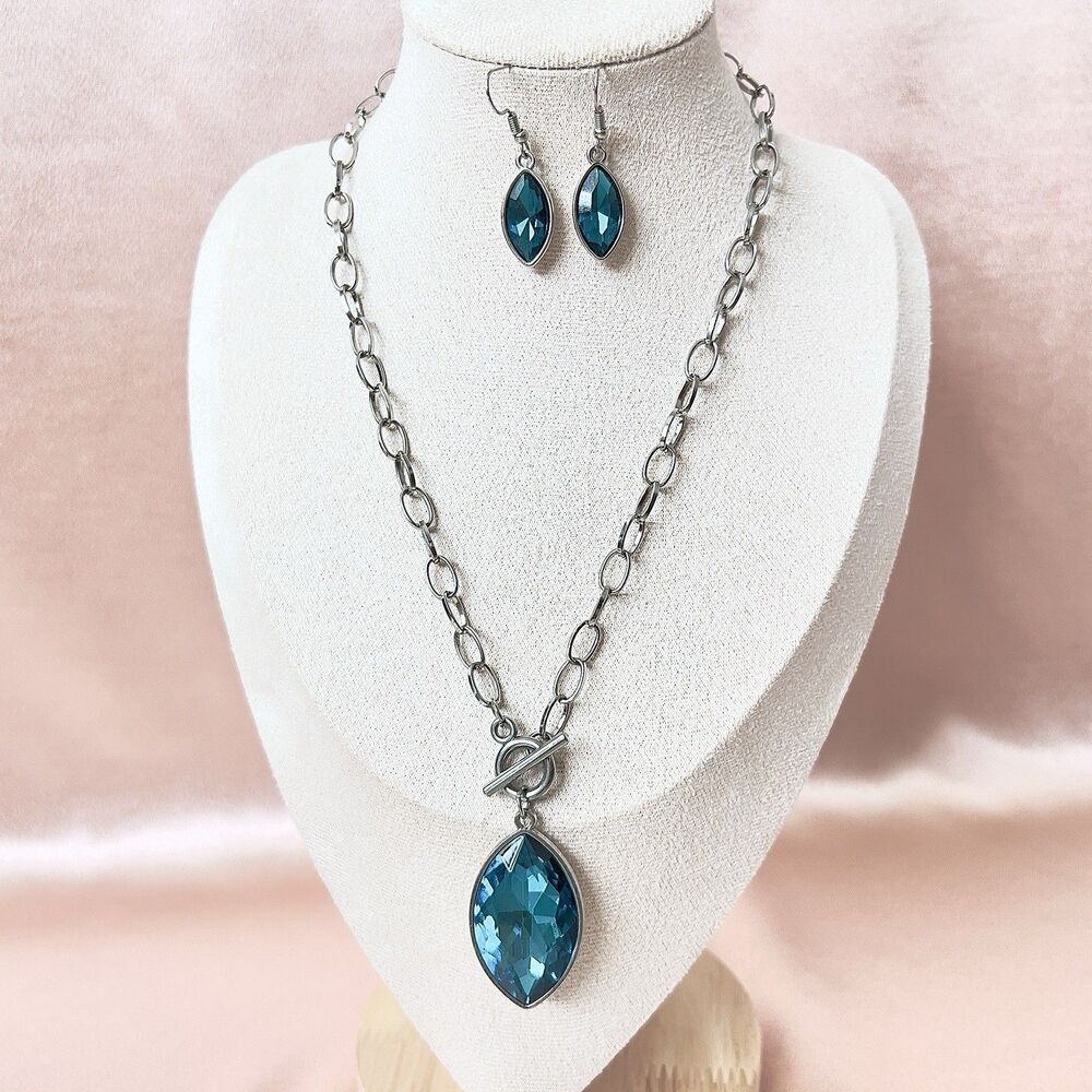 Teal Blue Faceted Marquise Crystal Pendant Necklace & Drop Earrings Set 18”